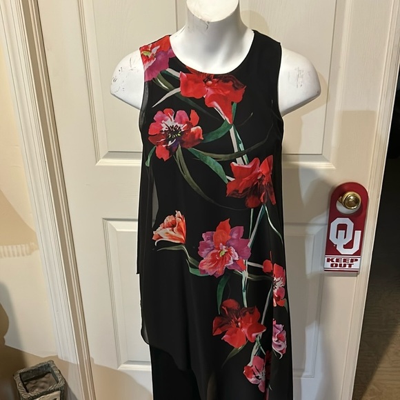Venus Brilliant Poppy Jumpsuit. Size 2 - Picture 2 of 14